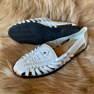 Vintage Judith White Leather Huaraches Sandals Flats Slip Ons